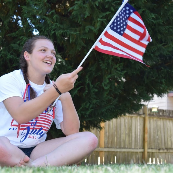 Meet your Posher, Brooke - Picture 1 of 1